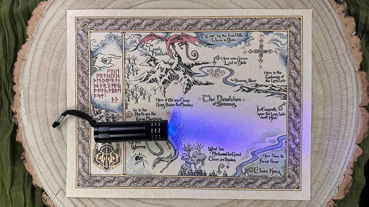 thrors-map-invisible-ink-flashlight